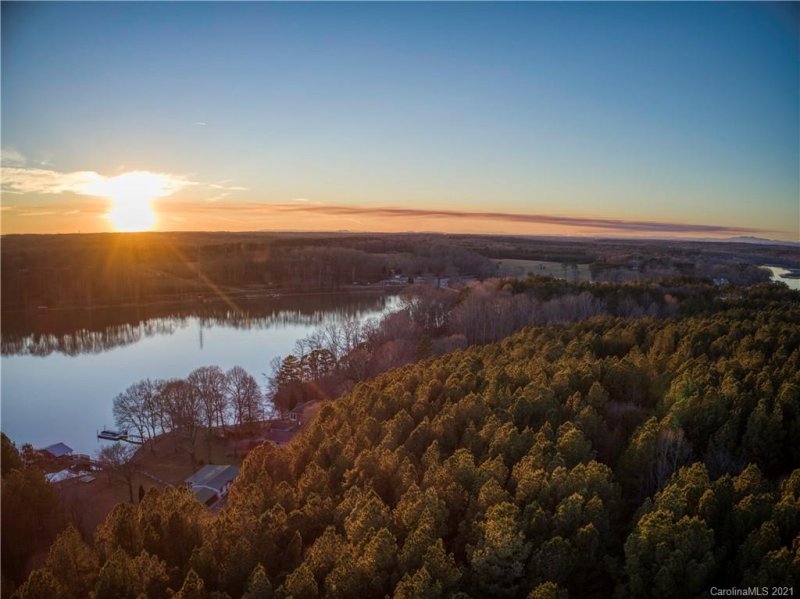 Property image 3 at 246 Windingwood Drive, Statesville, NC 28677