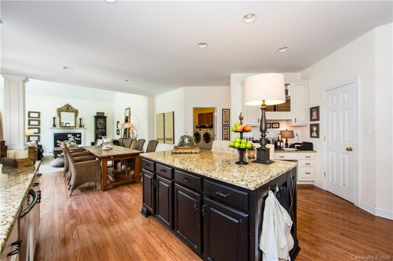 Property image 3 at 10378 Sutherby Drive, Charlotte, NC 28277