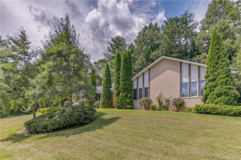 Property image 3 at 106 Dawn Valley Drive, Hendersonville, NC 28792