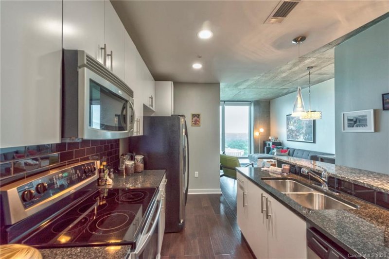 Property image 3 at 210 Church Street, Charlotte, NC 28202