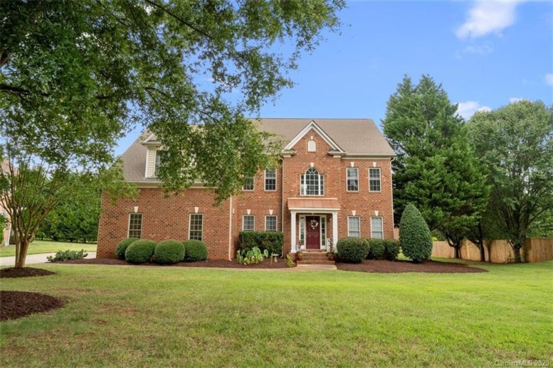 Property image 2 at 6222 Robin Hollow Drive, Mint Hill, NC 28227