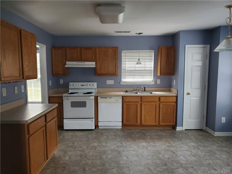 Property image 3 at 3925 Oliva Diane Lane, Charlotte, NC 28216