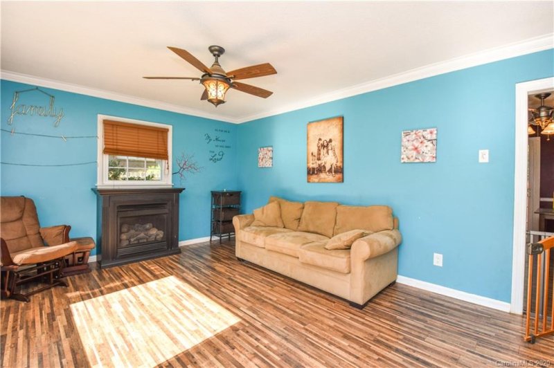 Property image 4 at 720 W Park Avenue, Mooresville, NC 28115