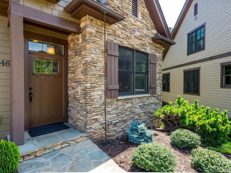 Property image 2 at 46 Meadow Village Lane, Asheville, NC 28803