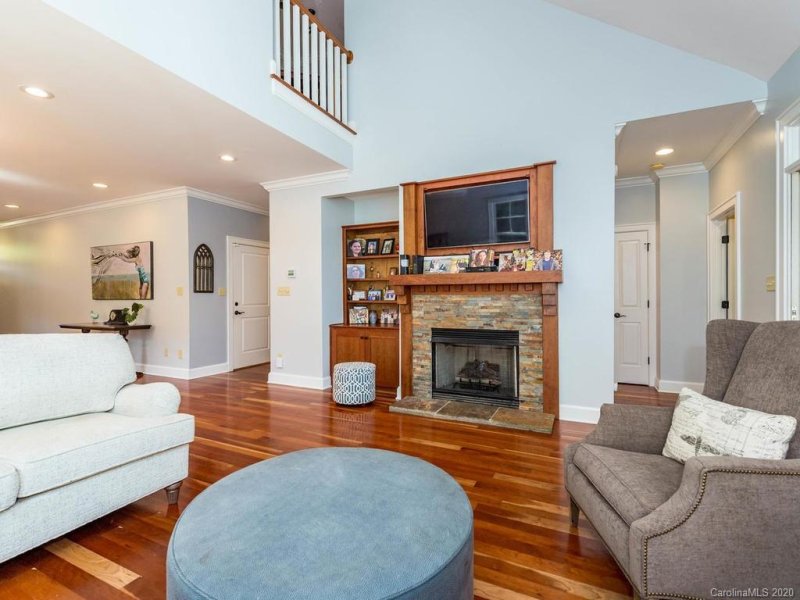 Property image 5 at 46 Meadow Village Lane, Asheville, NC 28803