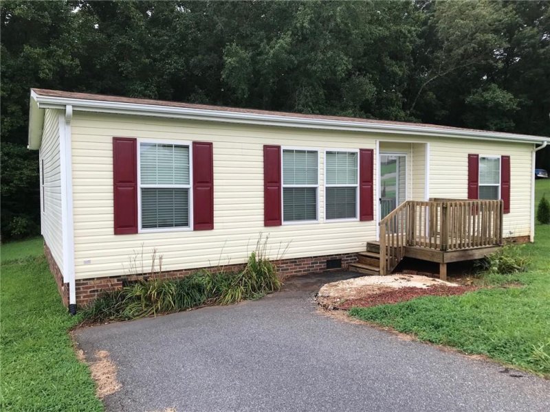 Property image 4 at 2202 Sterling Ridge Drive, Newton, NC 28658