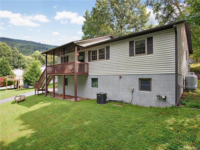 Property image 2 at 510 Hunters Ridge Drive, Mills River, NC 28759