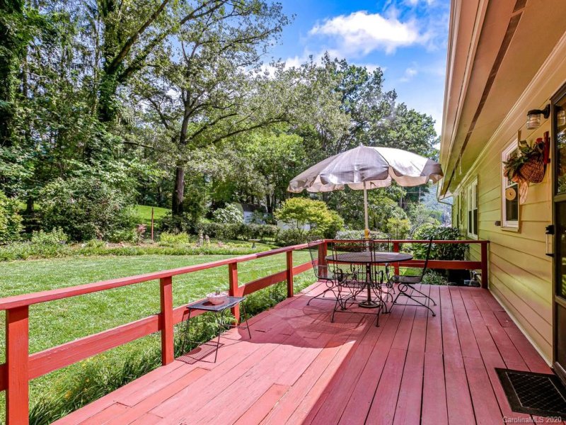 Property image 5 at 9 W Maple Drive, Asheville, NC 28805