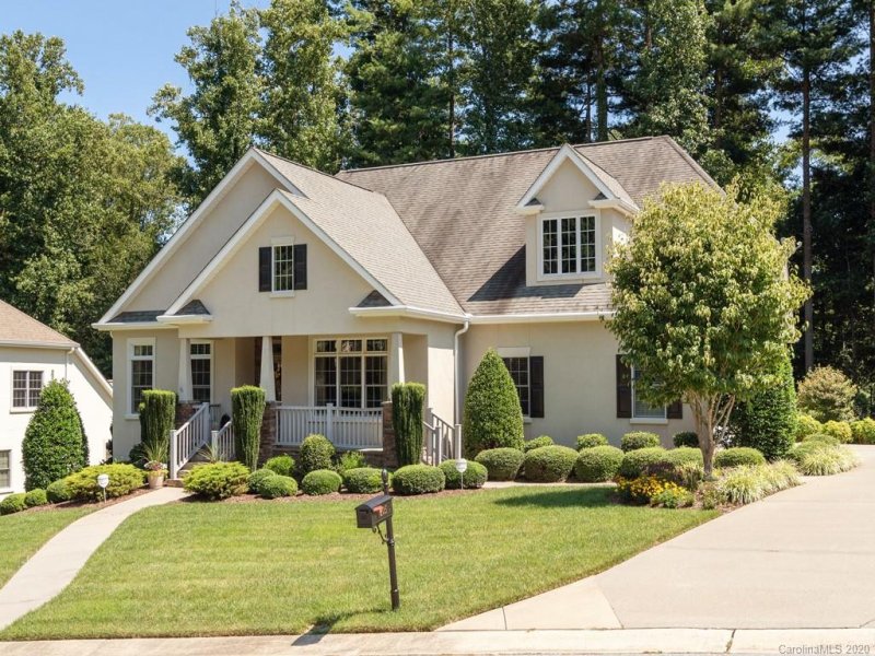 Property image 2 at 205 Fernbrook Way, Hendersonville, NC 28791