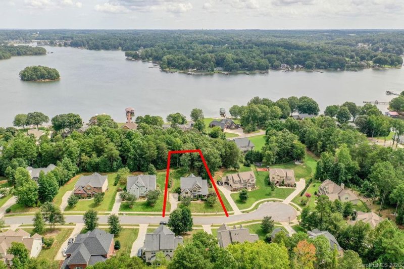 Property image 2 at 125 Lakeshore Hills Drive, Mooresville, NC 28117