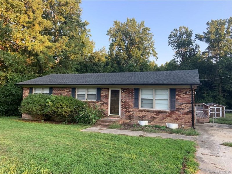 Property image 2 at 802 Castlewood Drive, Gastonia, NC 28056