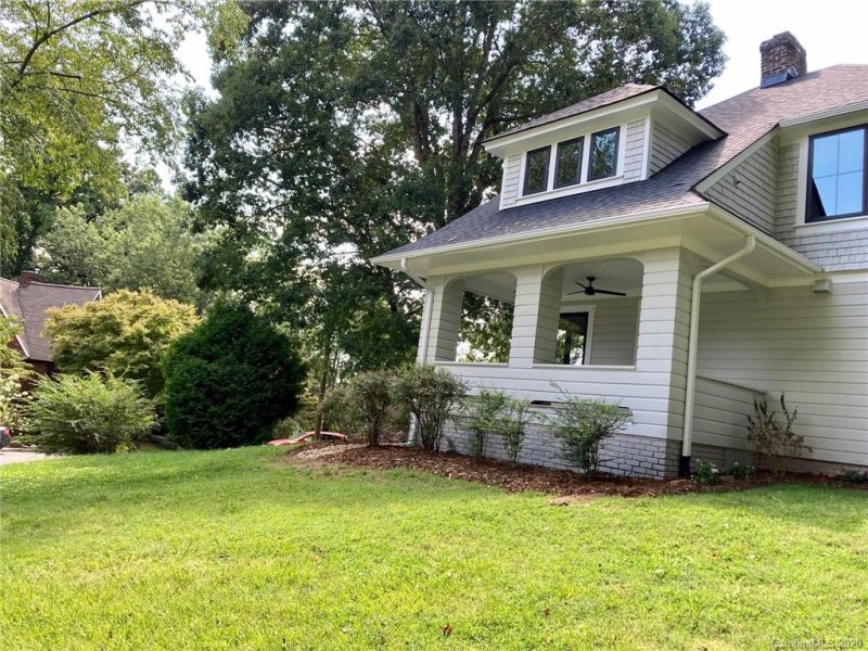 Property image 4 at 154 Tacoma Circle, Asheville, NC 28801