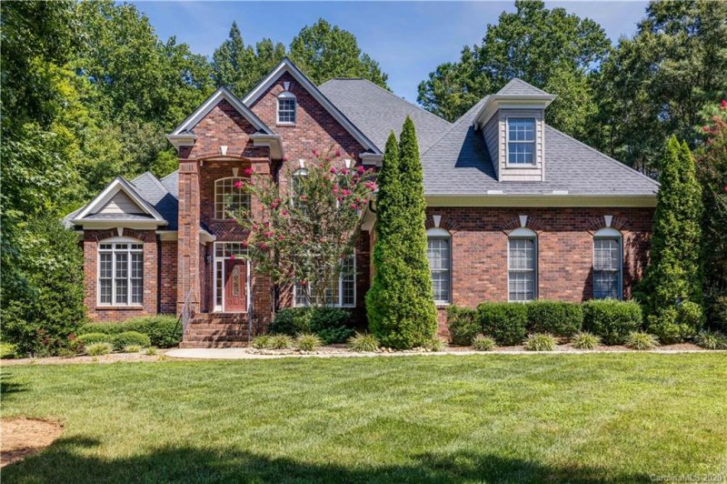832 Savile Lane