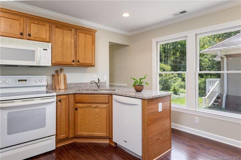 Property image 5 at 26 Creekside Way, Asheville, NC 28804