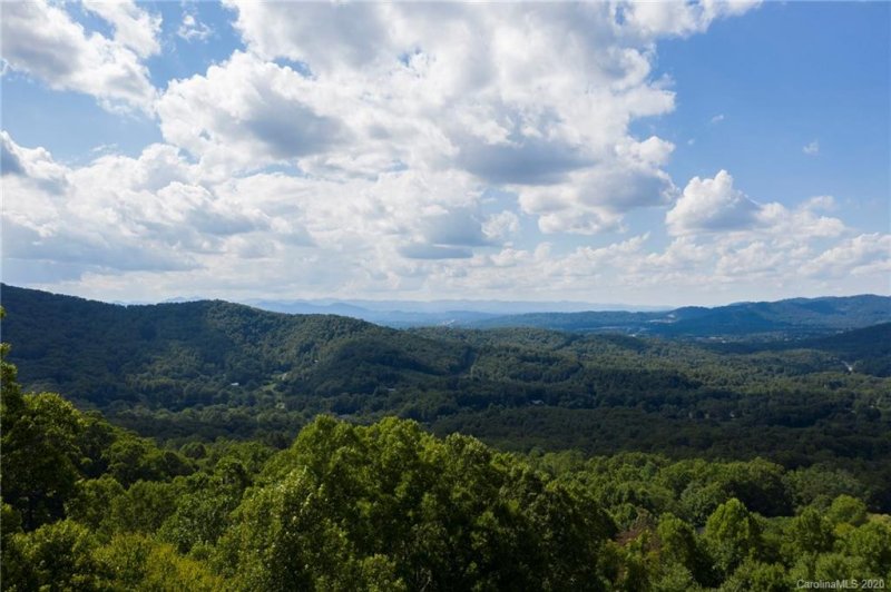 Property image 2 at 127 Stonecrest Drive, Asheville, NC 28803