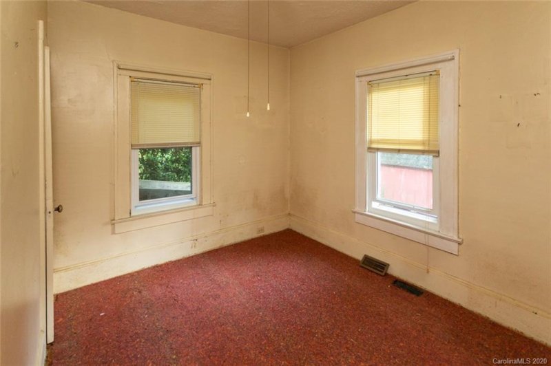 Property image 4 at 90 Fairfax Avenue, Asheville, NC 28806