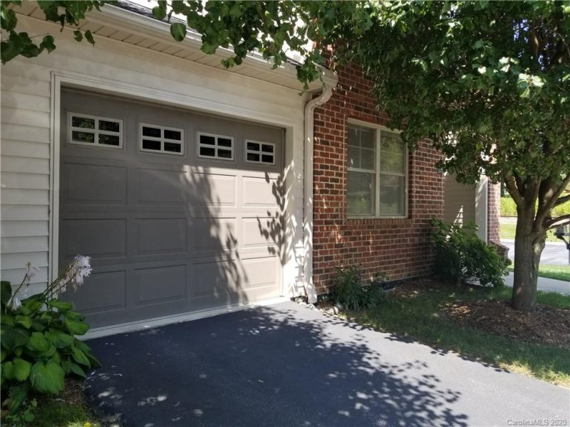 Property image 2 at 234 Wash Creek Drive, Hendersonville, NC 28739