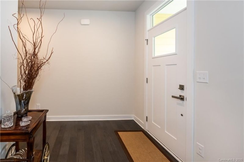 Property image 3 at 10050 Lilac Court, Charlotte, NC 28215