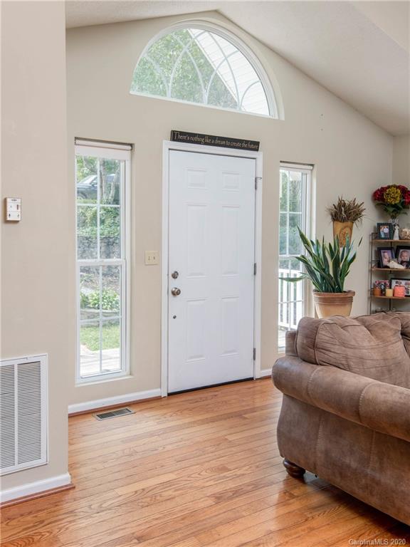 Property image 2 at 33 Sheppard Drive, Asheville, NC 28806