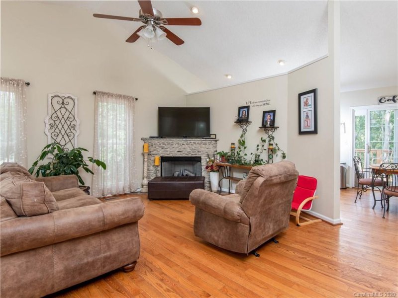 Property image 4 at 33 Sheppard Drive, Asheville, NC 28806