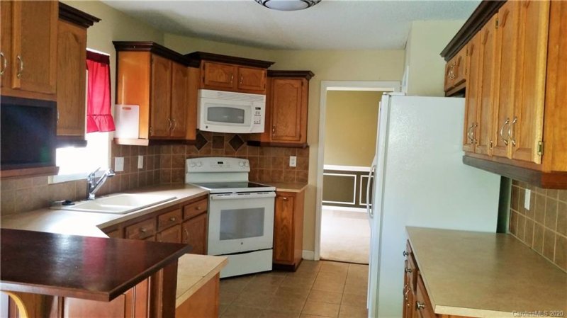 Property image 3 at 3126 Leicester Drive, Matthews, NC 28104