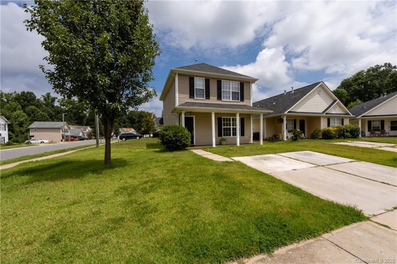 Property image 2 at 2416 Smugglers Court, Charlotte, NC 28216