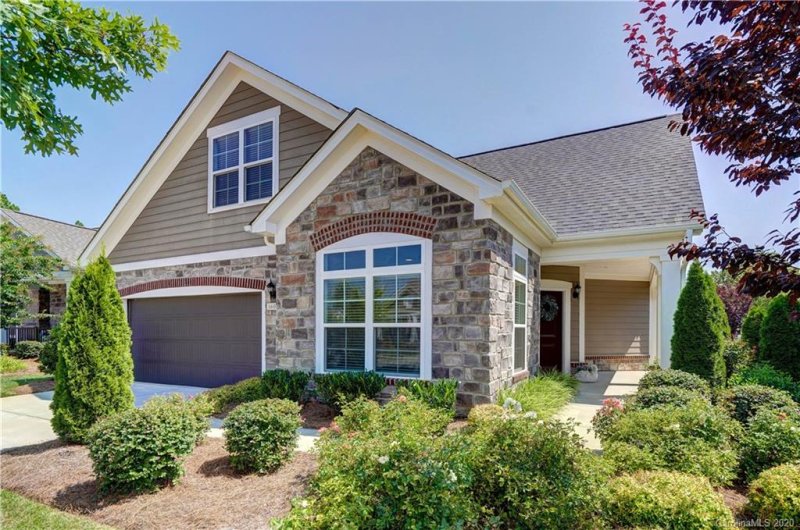 Property image 2 at 16010 Lakeside Loop Lane, Cornelius, NC 28031