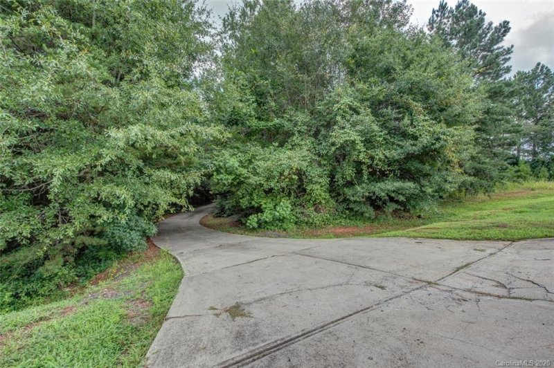 Property image 2 at 5108 Stockbridge Drive, Mount Holly, NC 28120