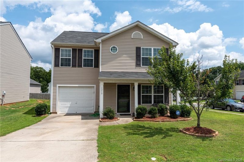 Property image 2 at 1219 Chaser Ridge Court, Charlotte, NC 28216