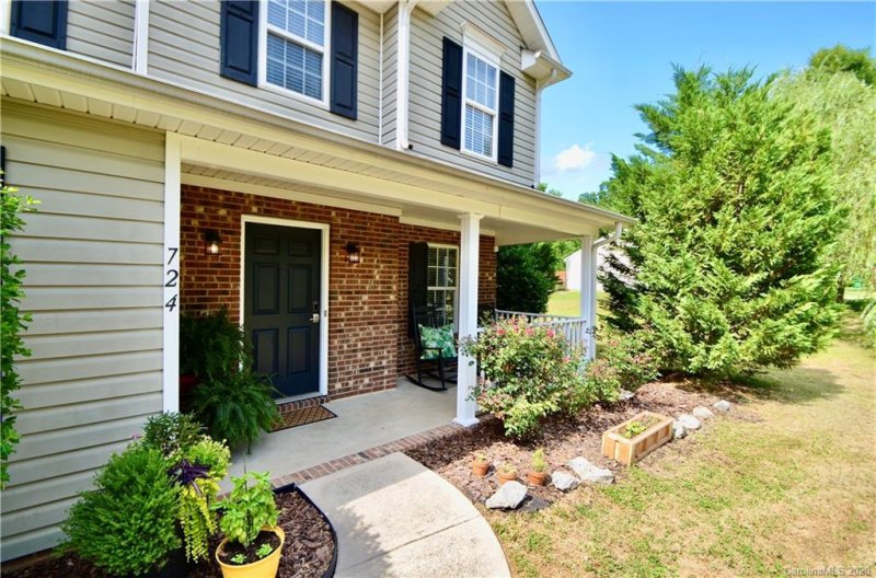 Property image 2 at 724 Gum Branch Road, Charlotte, NC 28214