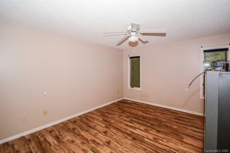 Property image 4 at 110 Woodthrush Lane, Mooresville, NC 28117