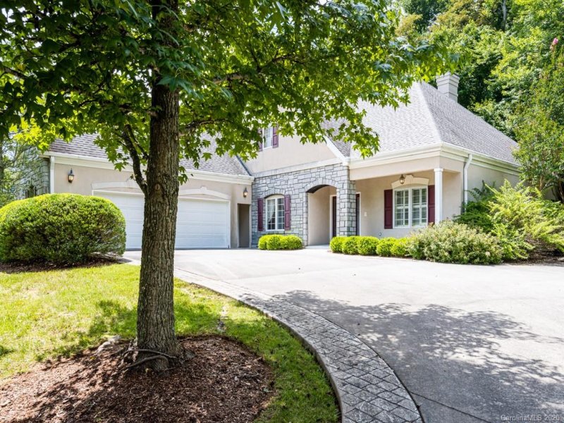 Property image 3 at 23 Clovelly Way, Asheville, NC 28803