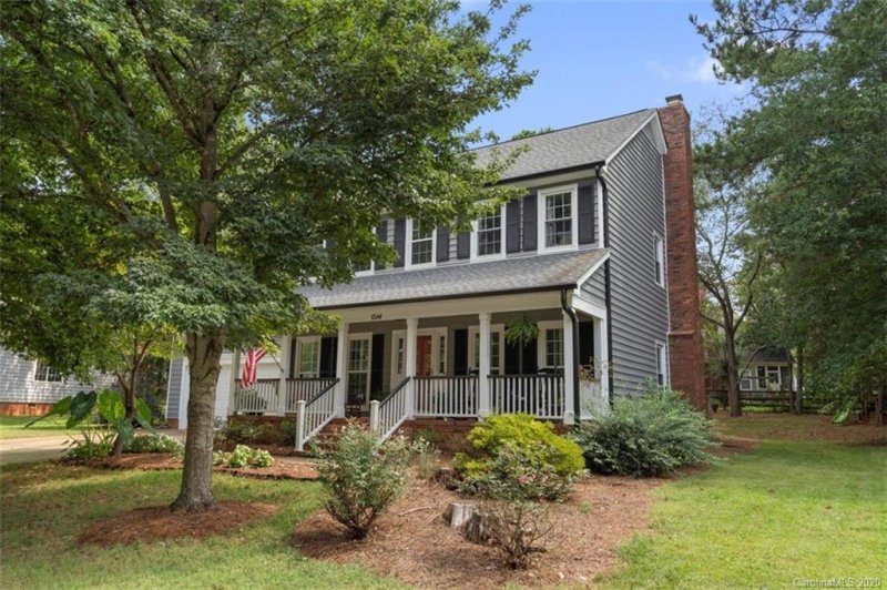1584 Bridal Trail
