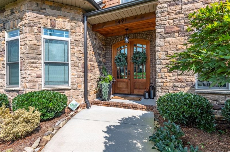 Property image 2 at 1491 Kensington Park Court, Hickory, NC 28602