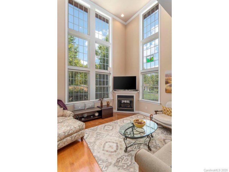 Property image 3 at 10 Trafalgar Circle, Asheville, NC 28805