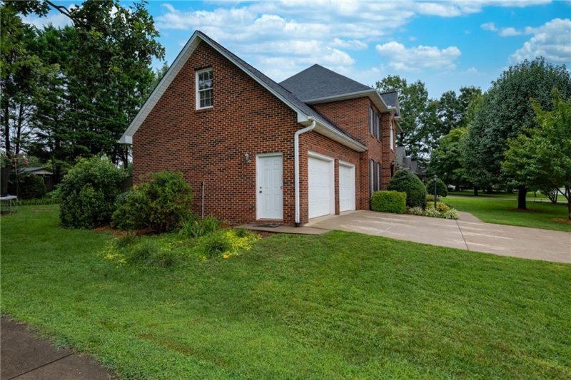 Property image 3 at 1511 35th Avenue, Hickory, NC 28601