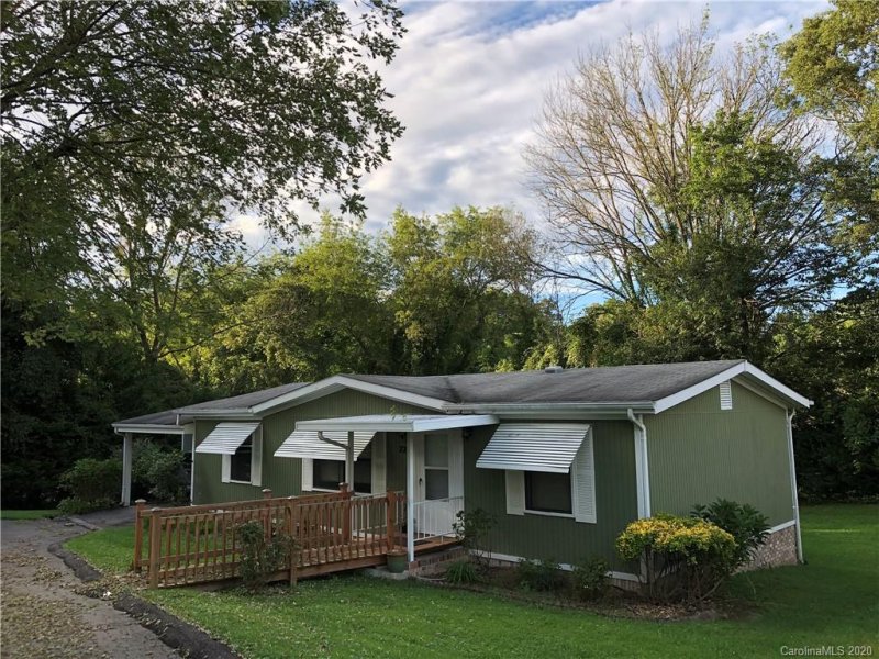 226 Cranbrook Circle