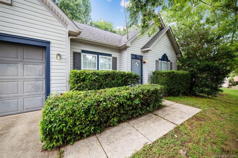 Property image 2 at 9522 Nettle Drive, Charlotte, NC 28216