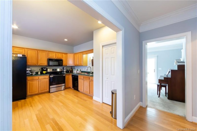 Property image 5 at 6919 Misty Pine Lane, Charlotte, NC 28217