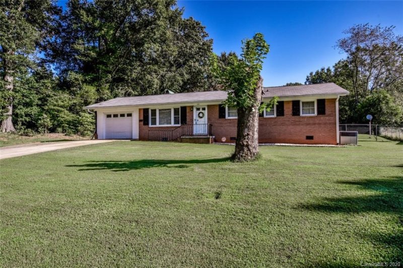 Property image 3 at 321 Walton Drive, Statesville, NC 28625