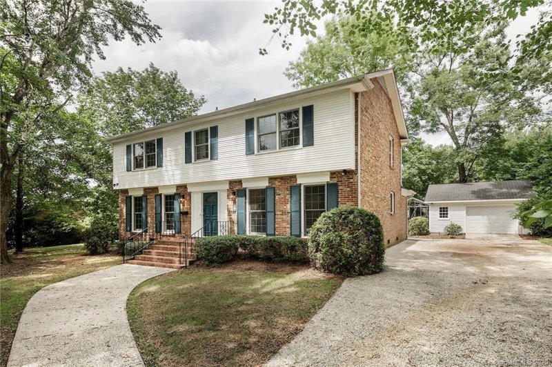 Property image 2 at 5735 Riviere Drive, Charlotte, NC 28211