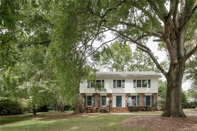 Property image 3 at 5735 Riviere Drive, Charlotte, NC 28211