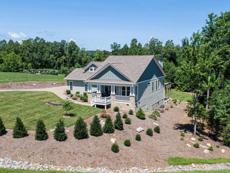 Property image 3 at 514 Monarch Road, Hendersonville, NC 28739