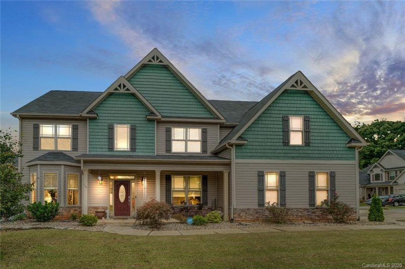 Property image 2 at 104 Wellshire Street, Mooresville, NC 28115