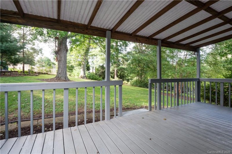 Property image 2 at 4 Lancelot Lane, Asheville, NC 28806