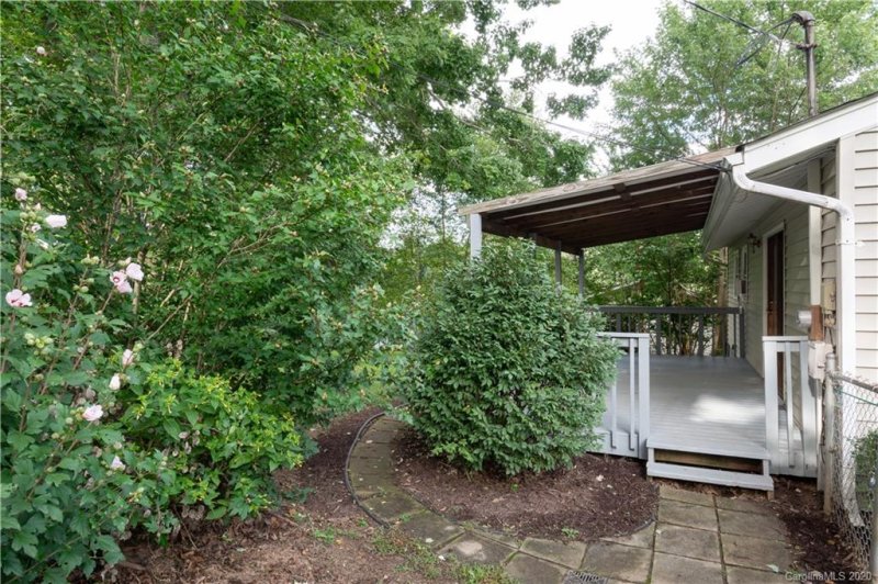 Property image 5 at 4 Lancelot Lane, Asheville, NC 28806