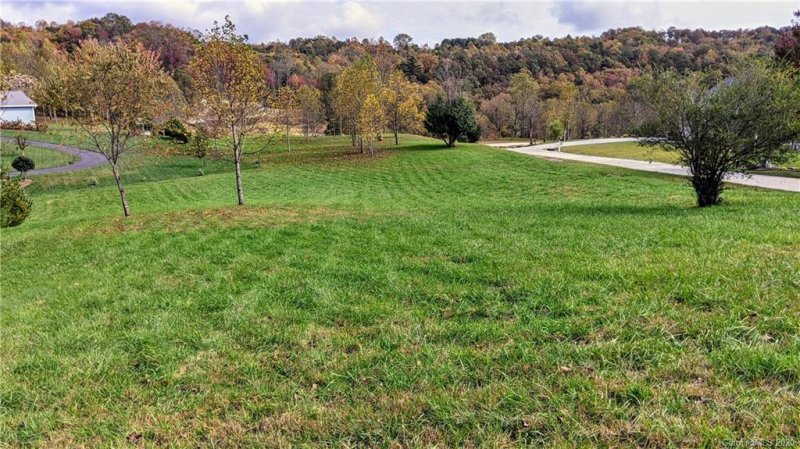 Property image 5 at 323 Eagles Eye Drive, Hendersonville, NC 28792