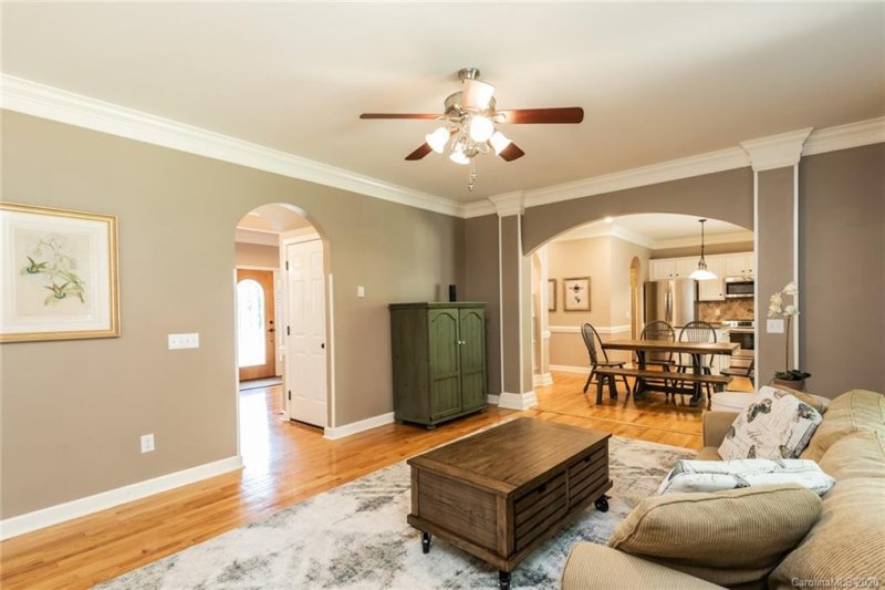 Property image 4 at 5780 Crown Terrace, Hickory, NC 28601