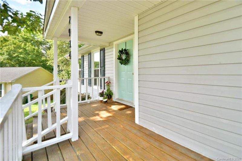 Property image 3 at 2934 Drakes Crossing Drive, Charlotte, NC 28262