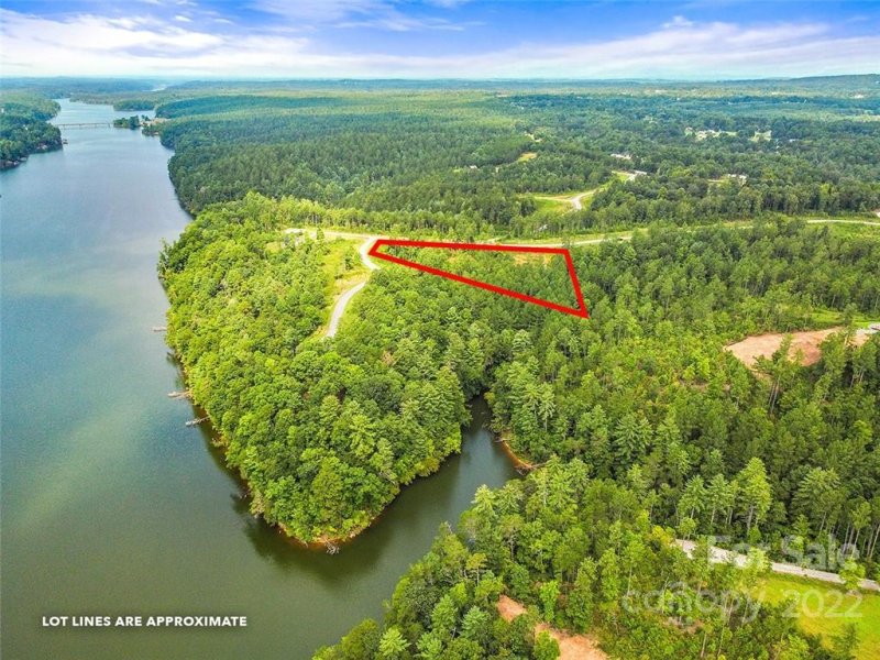 1530 Waters Edge Drive